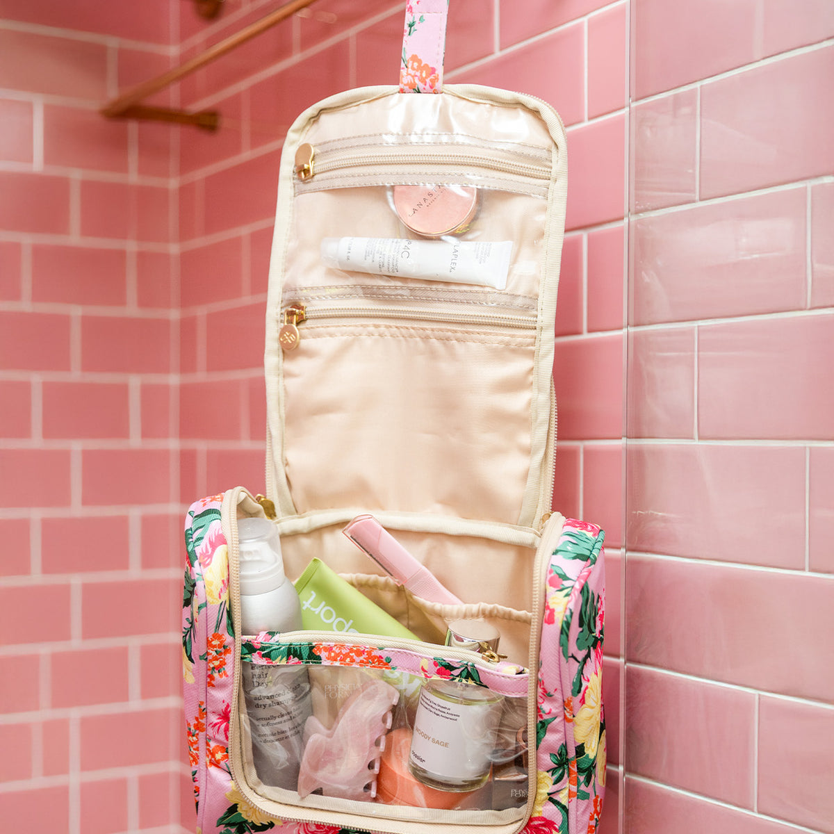 Dahlia PQ Hanging Toiltry Bag